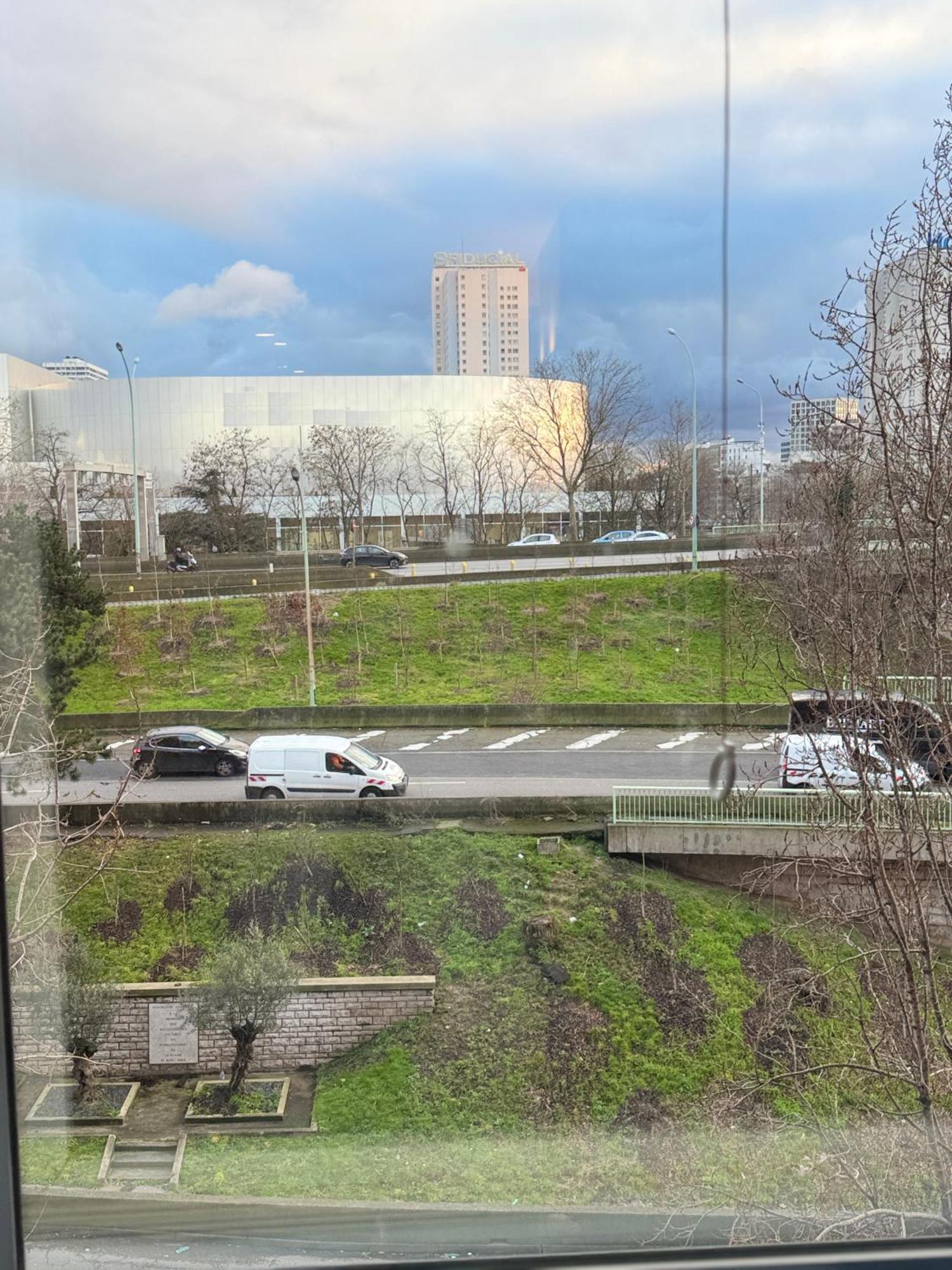 Ibis Budget Paris Porte De La Chapelle - Arena Экстерьер фото